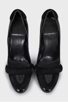 Black patent leather heeled shoes with suede trim