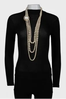 Pearl beads in three threads