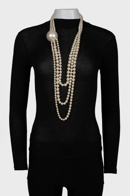 Pearl beads in three threads