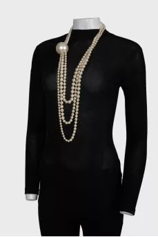 Pearl beads in three threads