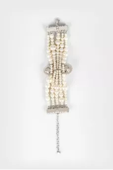 Pearl bracelet with a cross