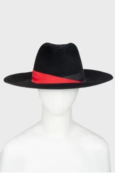 Wide brim hat