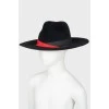 Wide brim hat