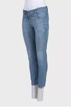 Голубые джинсы slim fit на низкой посадке с потёртостями