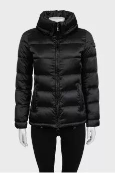 Black quilted down jacket with a fitted fit and logo