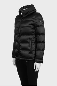 Black quilted down jacket with a fitted fit and logo