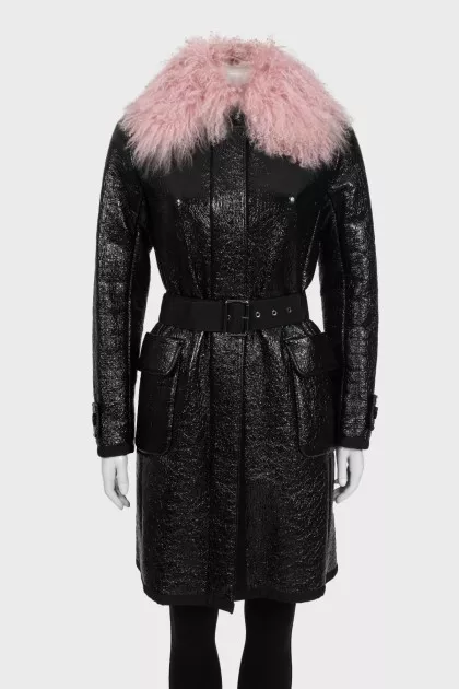 Black fitted coat with fur