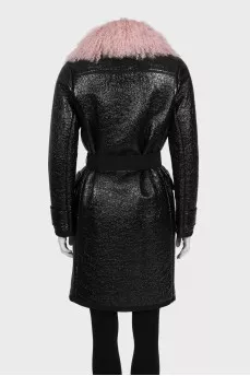 Black fitted coat with fur