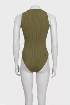 Зелений боді облягаючого крою без рукавів