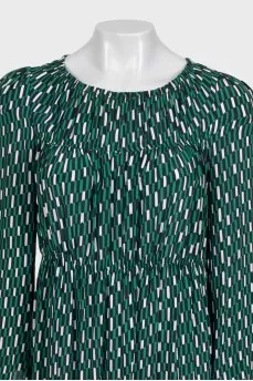 A straight-cut dress with printed sleeves