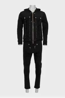 Men's tracksuit decorated with lacing