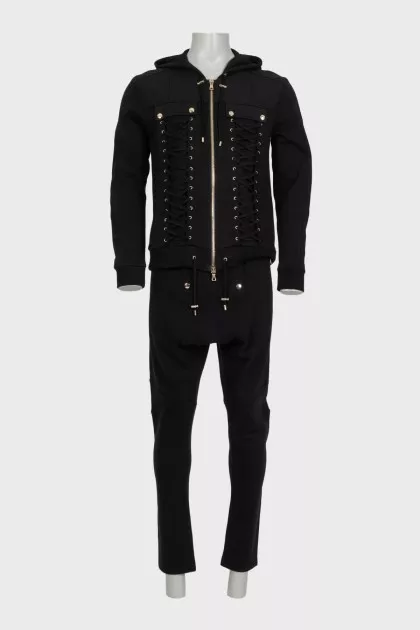 Men's tracksuit decorated with lacing