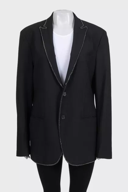 Straight wool jacket decorated with a chain