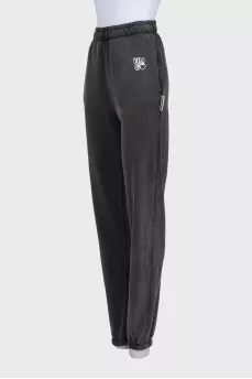 Sports pants with logo