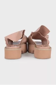 Beige rubber flip-flops