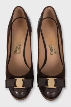 Suede and patent leather high heels