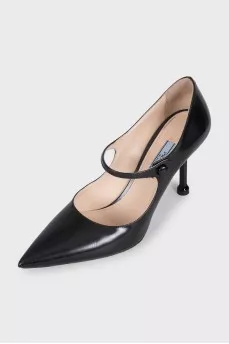 Black leather shoes with a bridge