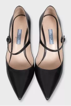 Black leather shoes with a bridge
