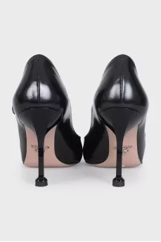 Black leather shoes with a bridge