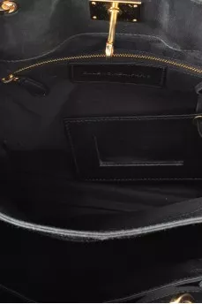 Кожаный тоут черного цвета с золотистой застежкой