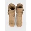 Suede half -sulfur with strap