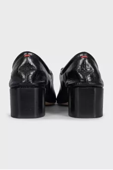 Black leather mid-heeled shoes