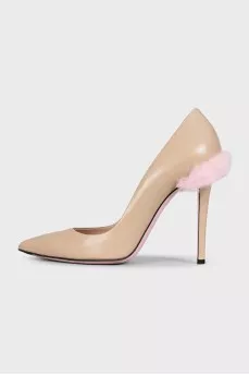 Beige leather pumps with fur trim