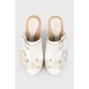 Leather embroidered toe sandals