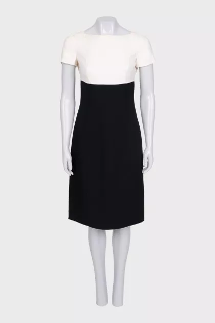 Black and white wool dress with a zipper