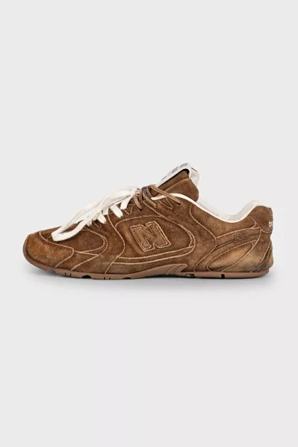 Brown 530 SL sneakers by New Balance x Miu Miu