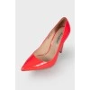 Step varnished pink shoes