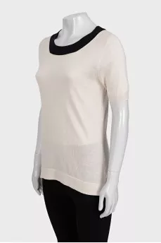 Beige short-sleeved jumper with contrast collar