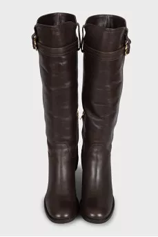 Brown leather boots with zipper