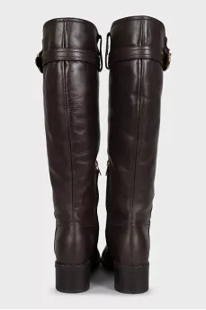 Brown leather boots with zipper