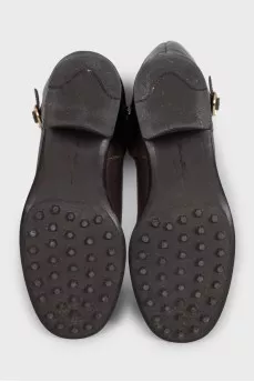 Brown leather boots with zipper
