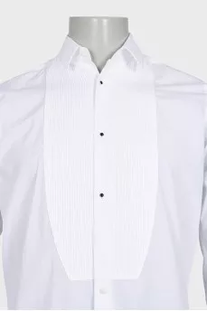 Men's shirt with contrasting buttons