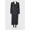 Long coat with voluminous buttons