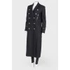 Long coat with voluminous buttons
