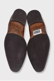 Brown leather men's brogues with perforated toes