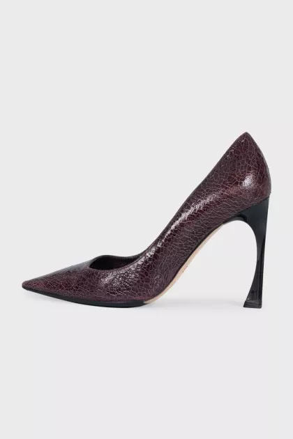 Textured leather pumps