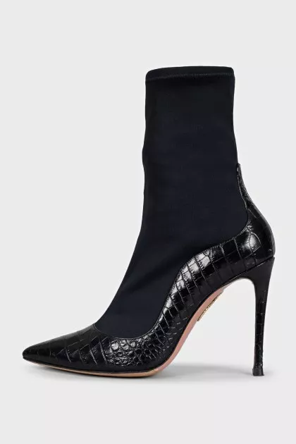 Leather ankle boots with embossed heels