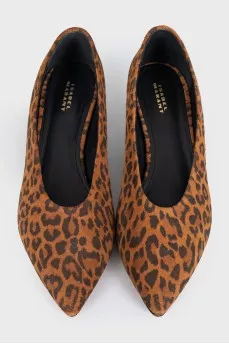 Замшеві туфлі на kitten heel в принт