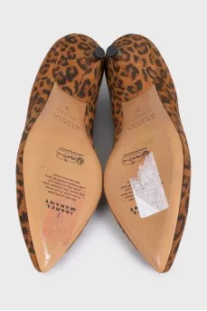 Замшеві туфлі на kitten heel в принт