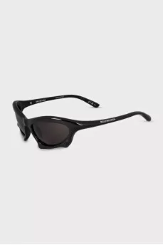 Black oval sunglasses with shaped frames