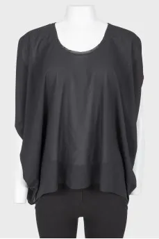 Black loose cut top with tag