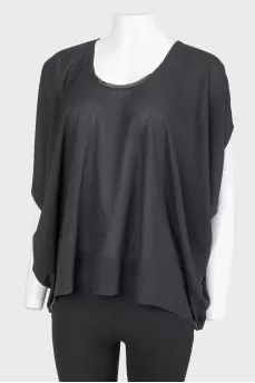 Black loose cut top with tag