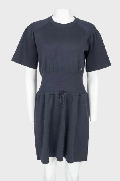 Wide elastic band at the waist dress