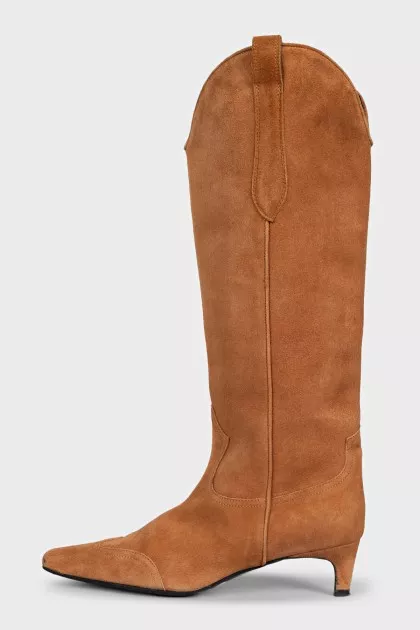 Brown suede Cossack boots with heels