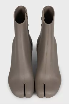 Tabi rubber ankle boots