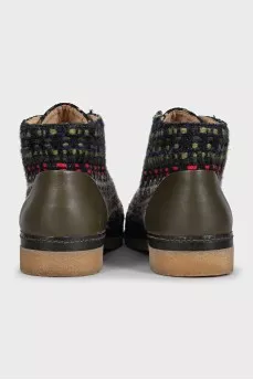Shortened boots made of textile and leather